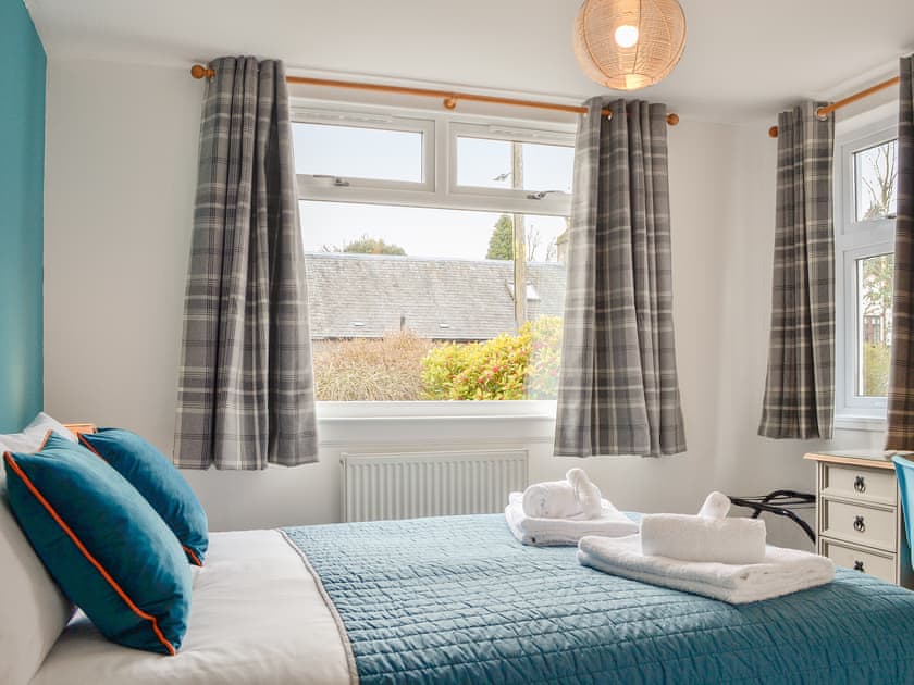 Double bedroom | Jessamine Cottage, Blairgowrie