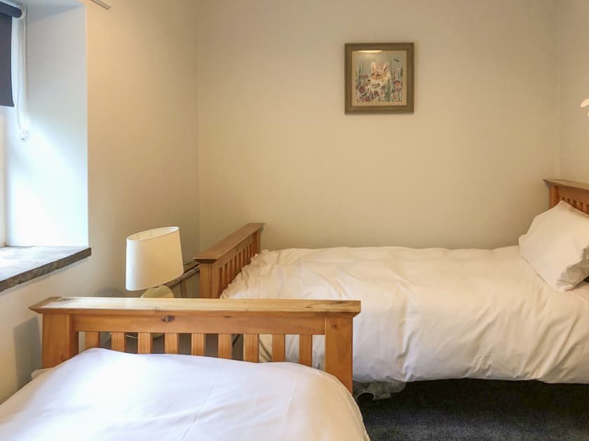 Twin bedroom | Ty Canol - Penrhiw Pistyll Cottages, New Quay
