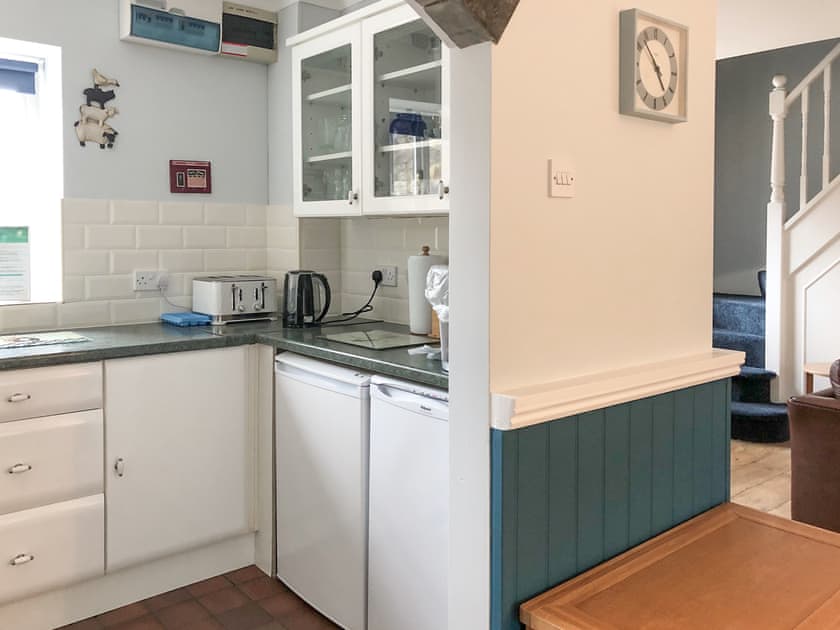 Kitchen | Ty Canol - Penrhiw Pistyll Cottages, New Quay