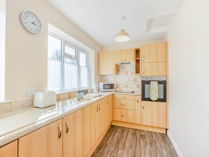 Kitchen | Macey’s Cottage - Pigeon Cottage Holidays, North Somercoates