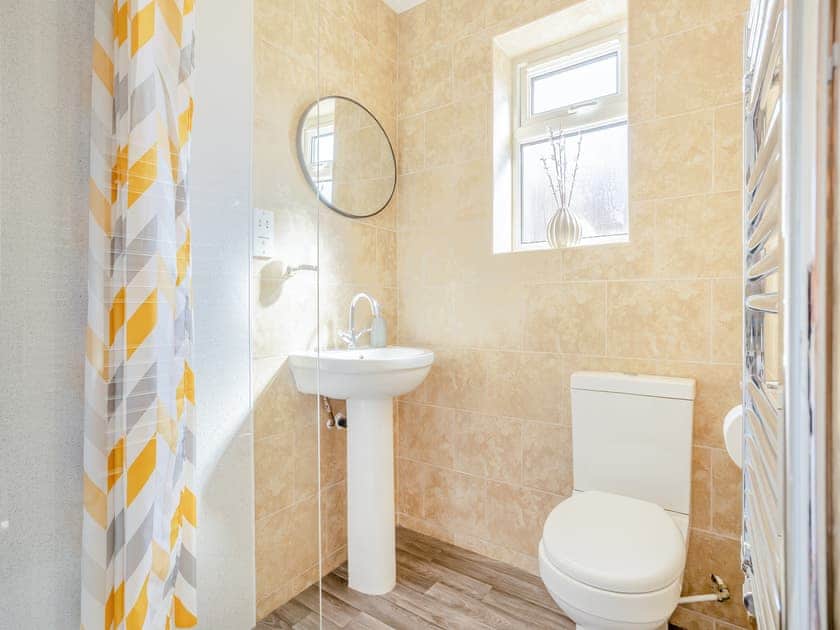Shower room | Macey’s Cottage - Pigeon Cottage Holidays, North Somercoates