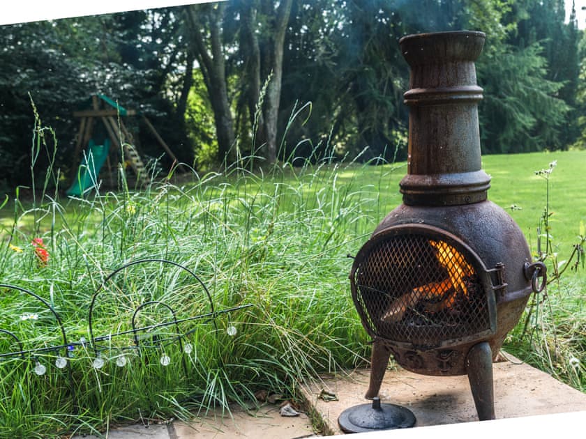 Outdoor area | Punch Tree Lodge - Punch Tree Cabins, Carluke