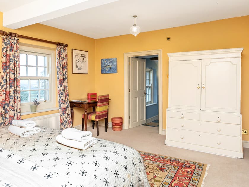 Good-sized first floor double bedroom with en-suite bathroom | Yellison - Broughton Hall Estate, Broughton, near Skipton