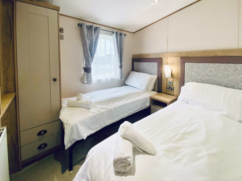 Twin bedroom | 34 Fairways - Watton’s, Pwllheli