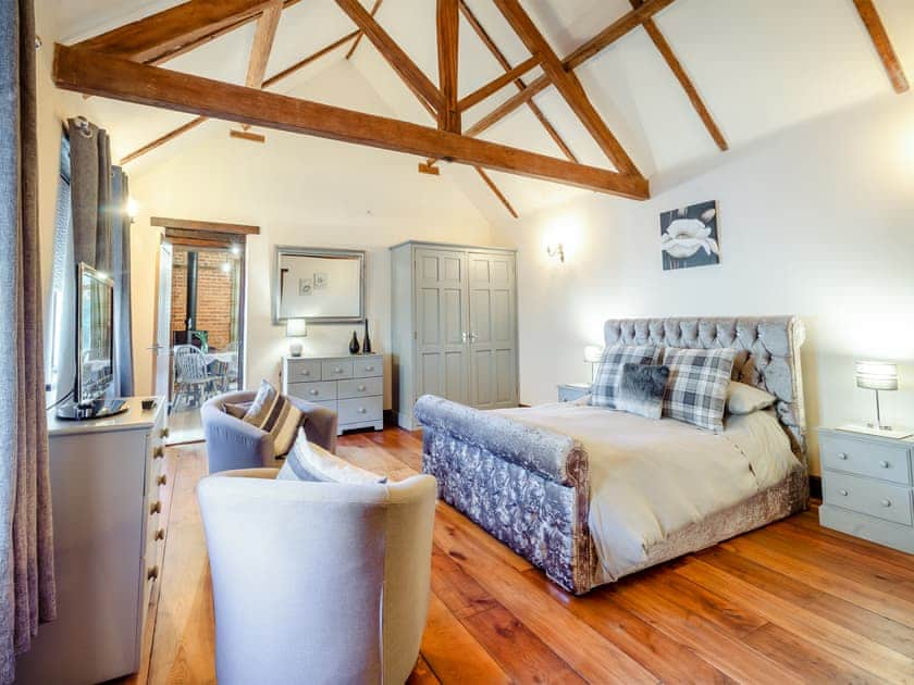 Double bedroom | Squirrel Barn - High House Barns, Foulsham, near Reepham