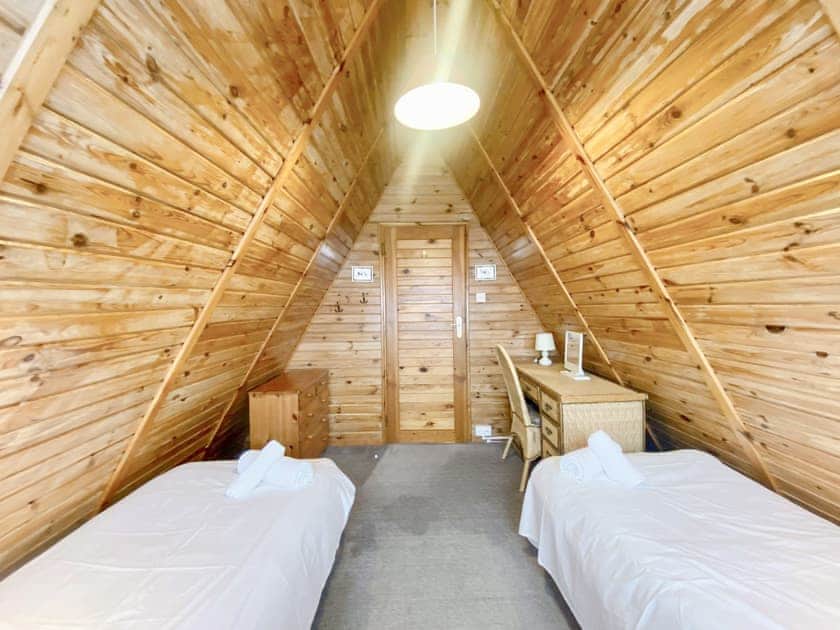 Twin bedroom | 26 Pine Lodge - Watton’s, Pwllheli