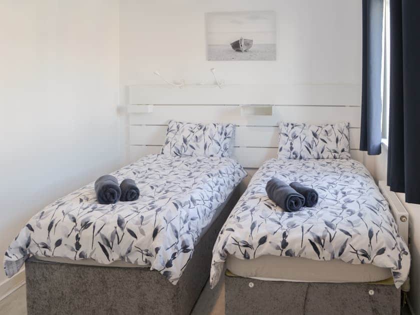 Twin bedroom | Sea Breeze, Blyth