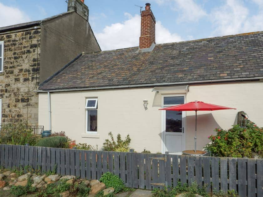 Exterior | Brier Dene Middle Cottage - Brier Dene Farm Cottages, Old Hartley, near Whitley Bay 