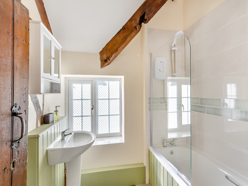 Bathroom | The Cottage, Montgomery