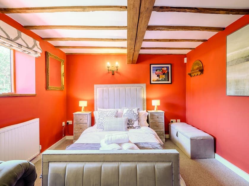Double bedroom | The Learpool Barn, Welland, near Malvern