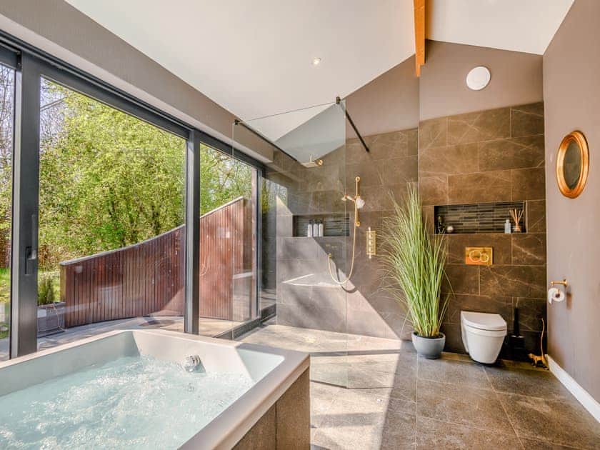 Bathroom | The Learpool Barn, Welland, near Malvern
