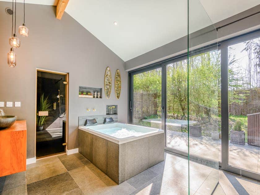 Bathroom | The Learpool Barn, Welland, near Malvern