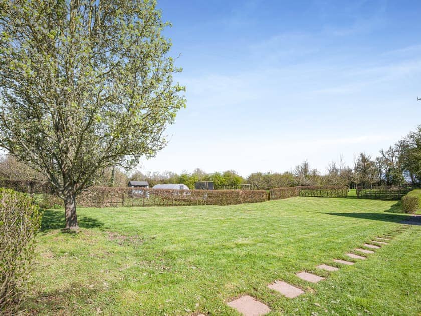 Garden and grounds | The Learpool Barn, Welland, near Malvern