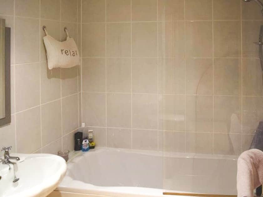 En-suite | Bunny Meadows, Llangynog, near Llansteffan