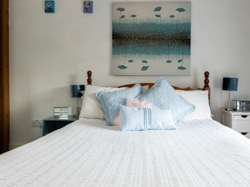 Double bedroom | Bunny Meadows, Llangynog, near Llansteffan