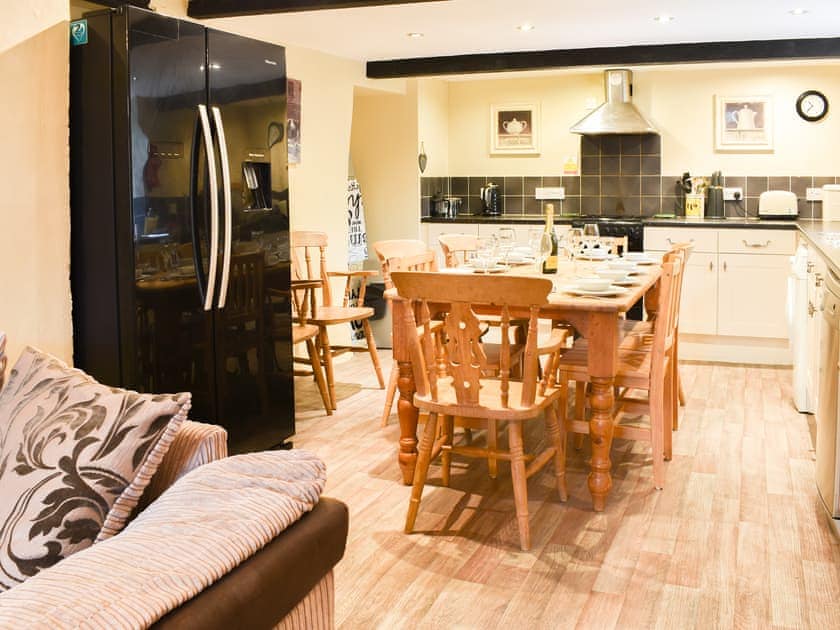 Kitchen/diner | Aran - Red Dragon Cottages, Beddgelert