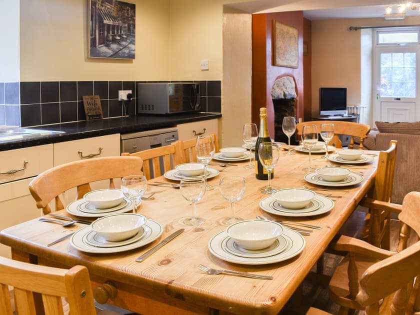 Kitchen/diner | Aran - Red Dragon Cottages, Beddgelert