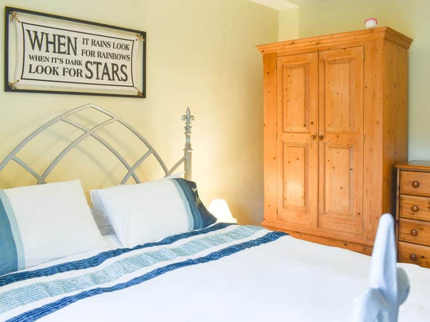 Double bedroom | Aran - Red Dragon Cottages, Beddgelert