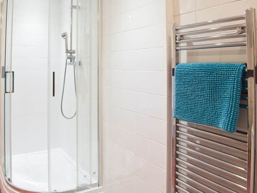 Bathroom | Aran - Red Dragon Cottages, Beddgelert