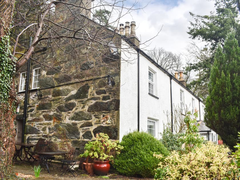 Exterior | Aran - Red Dragon Cottages, Beddgelert