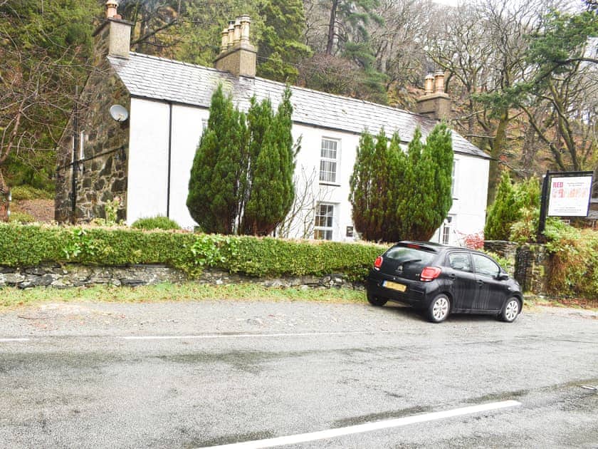 Exterior | Aran - Red Dragon Cottages, Beddgelert