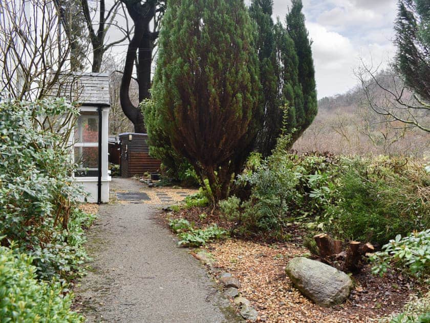 Garden | Aran - Red Dragon Cottages, Beddgelert