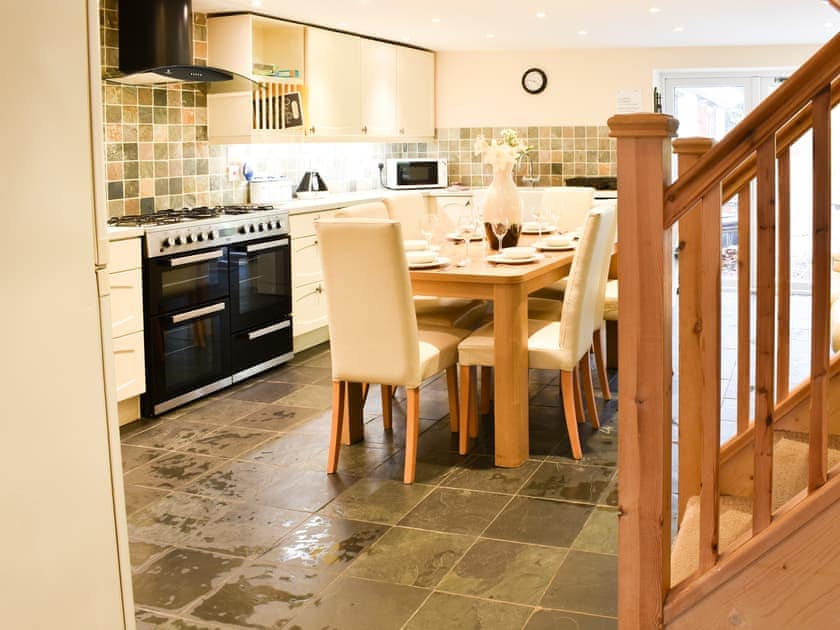 Kitchen/diner | Snowdon - Red Dragon Cottages, Beddgelert