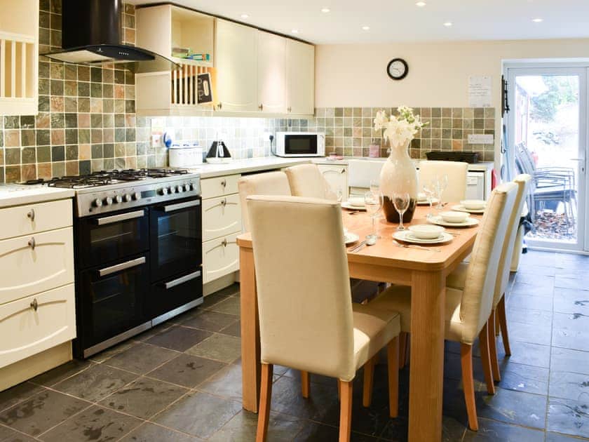 Kitchen/diner | Snowdon - Red Dragon Cottages, Beddgelert