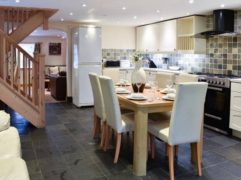 Kitchen/diner | Snowdon - Red Dragon Cottages, Beddgelert
