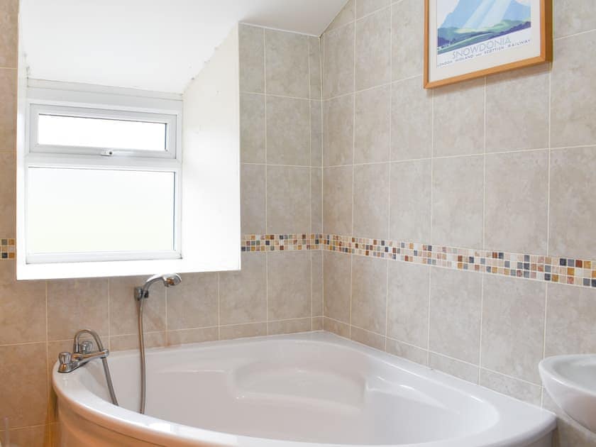 Bathroom | Snowdon - Red Dragon Cottages, Beddgelert