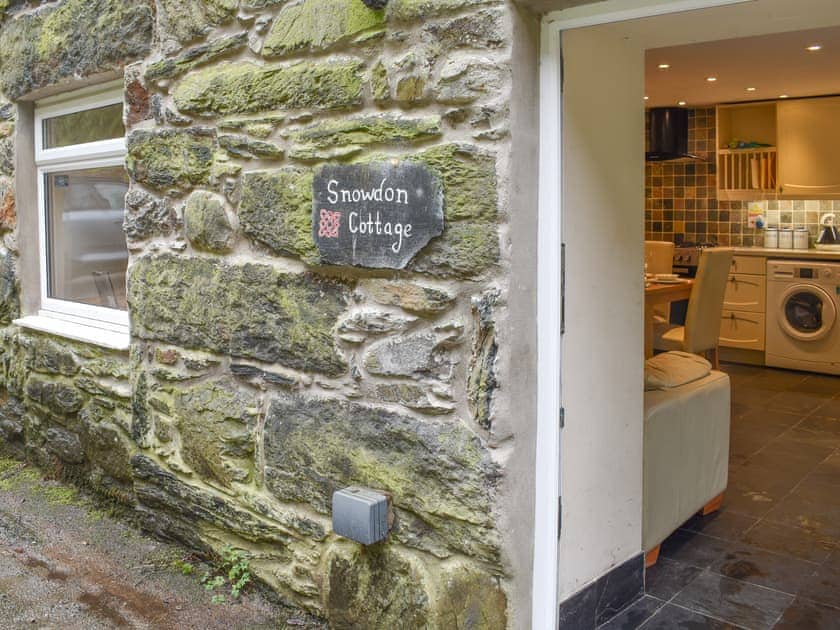 Exterior | Snowdon - Red Dragon Cottages, Beddgelert