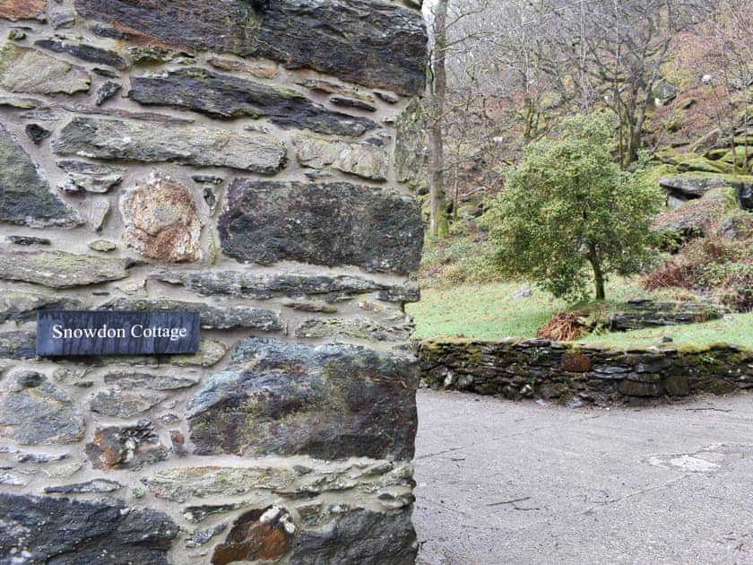 Parking | Snowdon - Red Dragon Cottages, Beddgelert