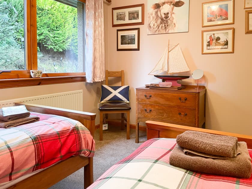 Twin bedroom | Lochside View, Lochearnhead