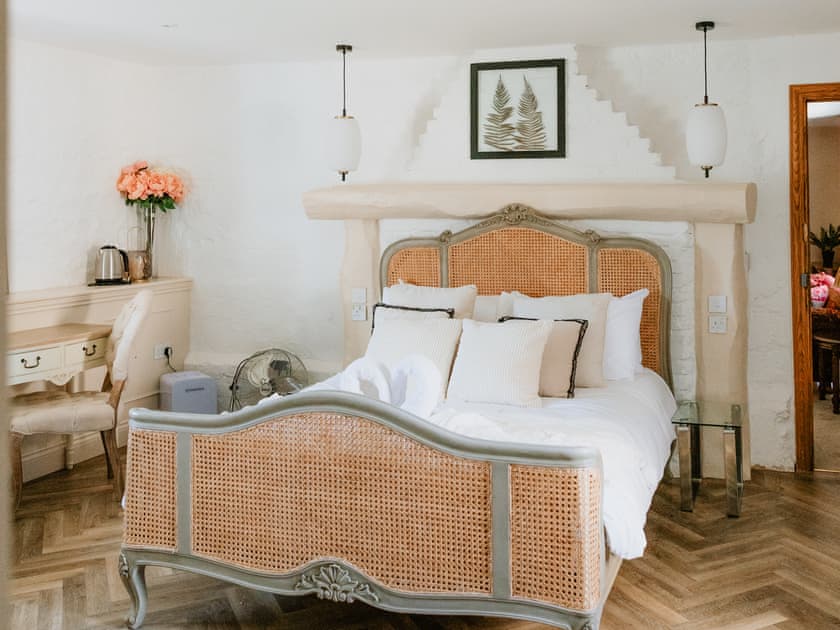 Double bedroom | Farmhouse - The Pentney Abbey Estate, Pentney, King’s Lynn
