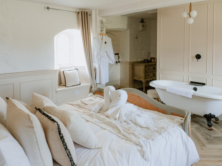 Double bedroom | Farmhouse - The Pentney Abbey Estate, Pentney, King’s Lynn