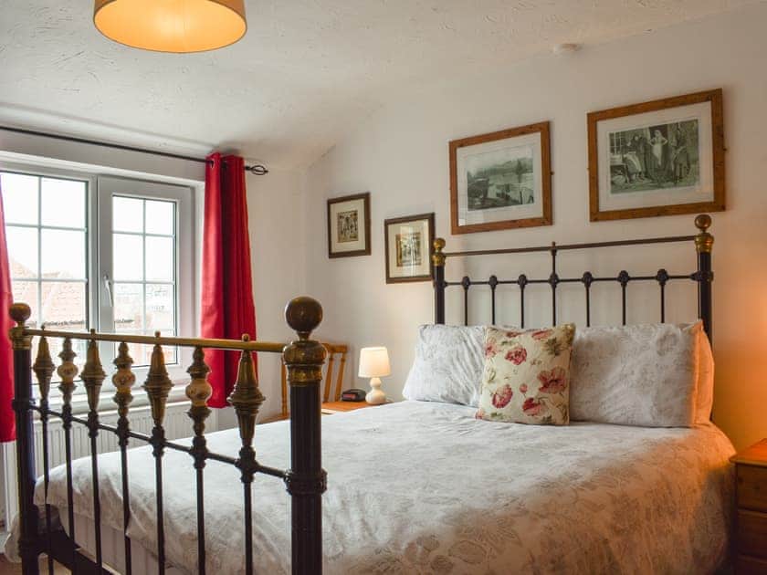 Double bedroom | Awd Tut’s, Whitby