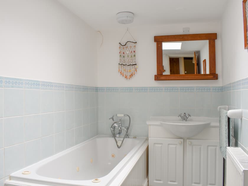 Bathroom | Awd Tut’s, Whitby