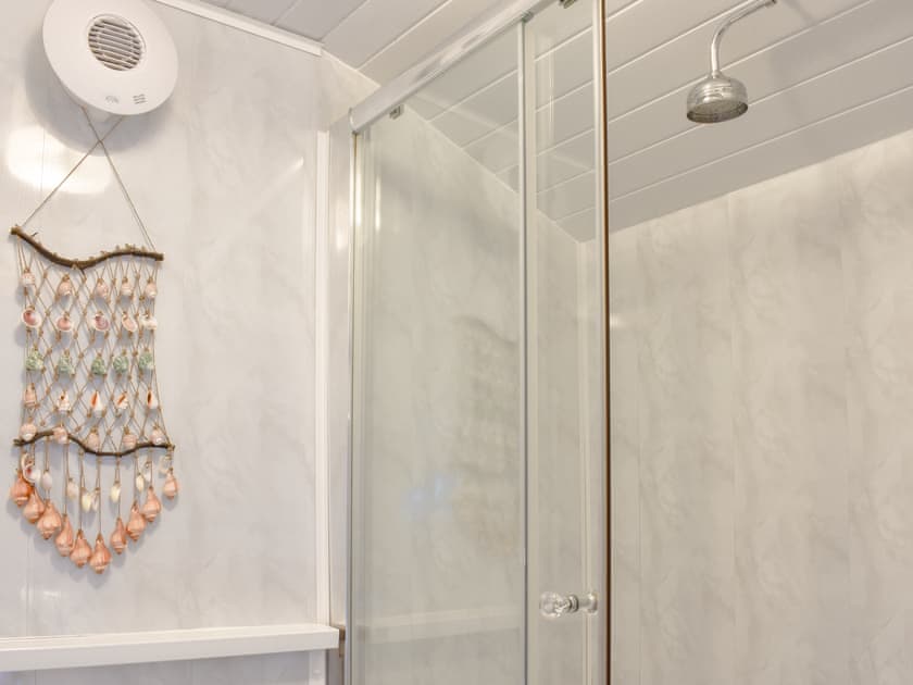 Shower room | Awd Tut’s, Whitby
