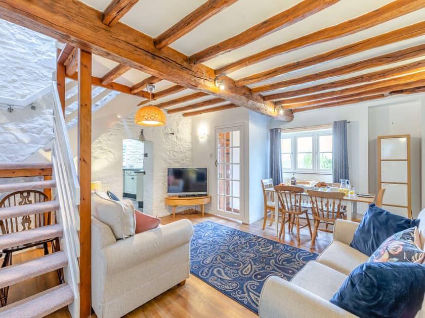 Living room/dining room | Old Hop Kiln - Whitewells Farm, Ridgeway Cross, near Malvern