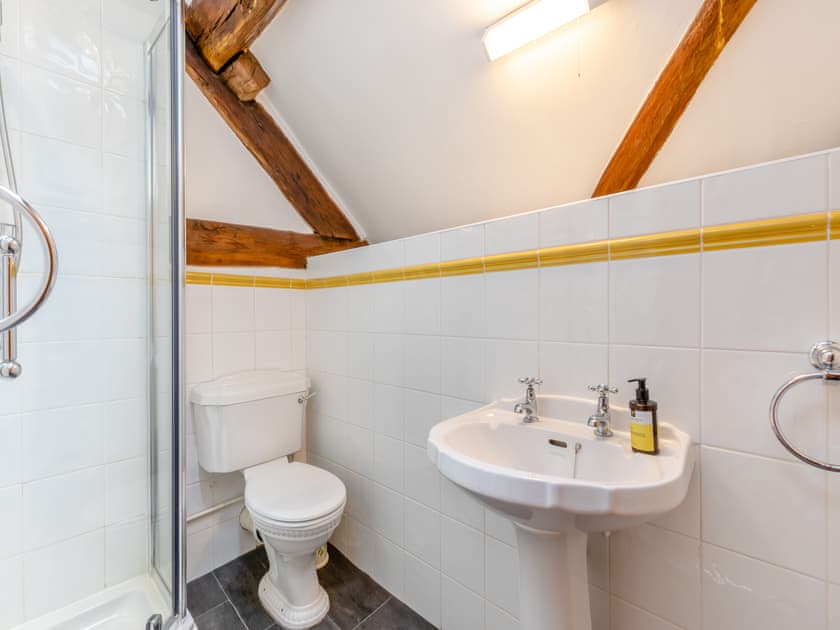 Bathroom | Old Hop Kiln - Whitewells Farm, Ridgeway Cross, near Malvern
