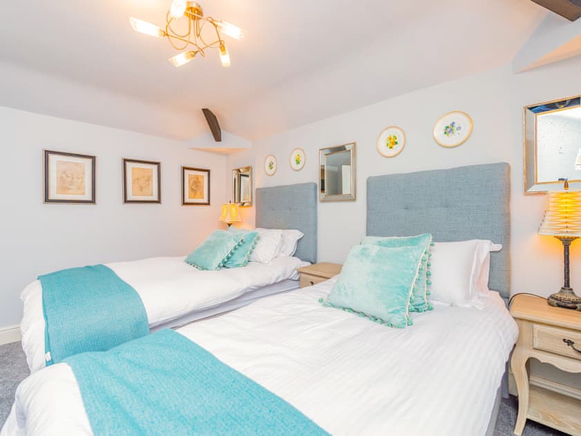 Twin bedroom | Gardener’s Cottage, Brewood, near Wolverhampton