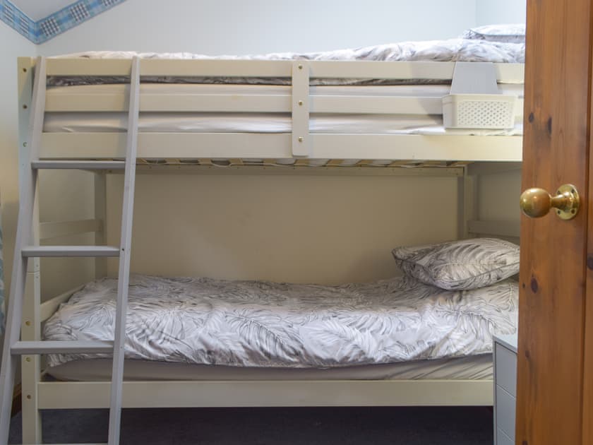 Bunk bedroom | Glom Cottage, Milton
