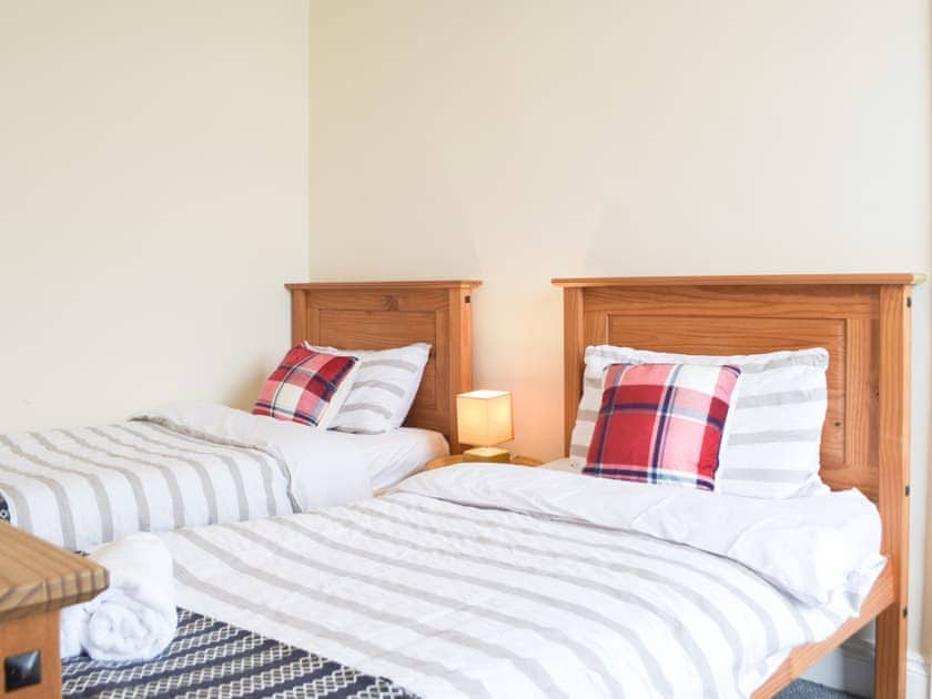 Twin bedroom | Marina Reach, Neyland
