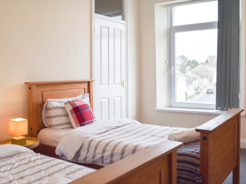 Twin bedroom | Marina Reach, Neyland