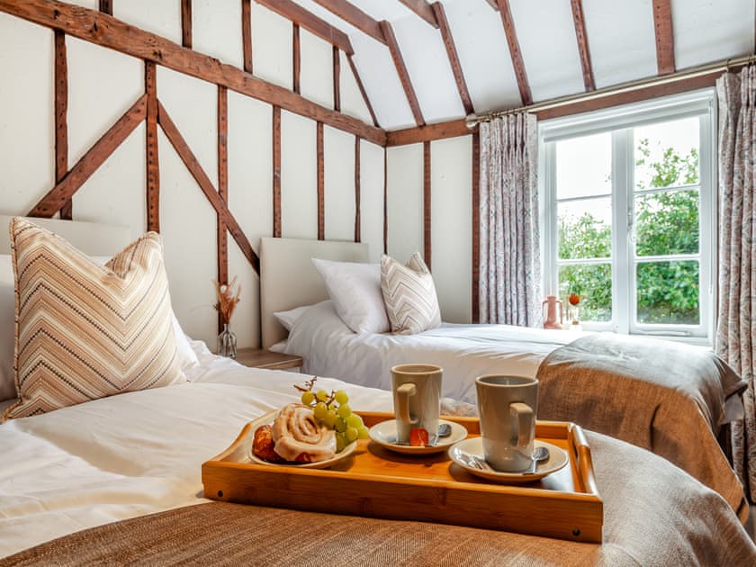 Twin bedroom | The Cottage, Chelmsford