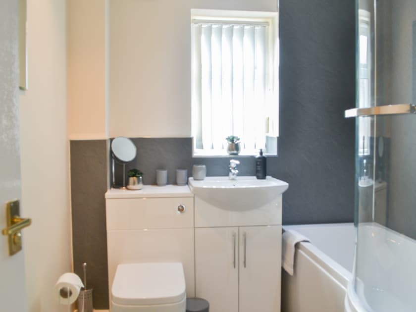 Bathroom | Filey Central Two - Filey Central Holidays, Filey