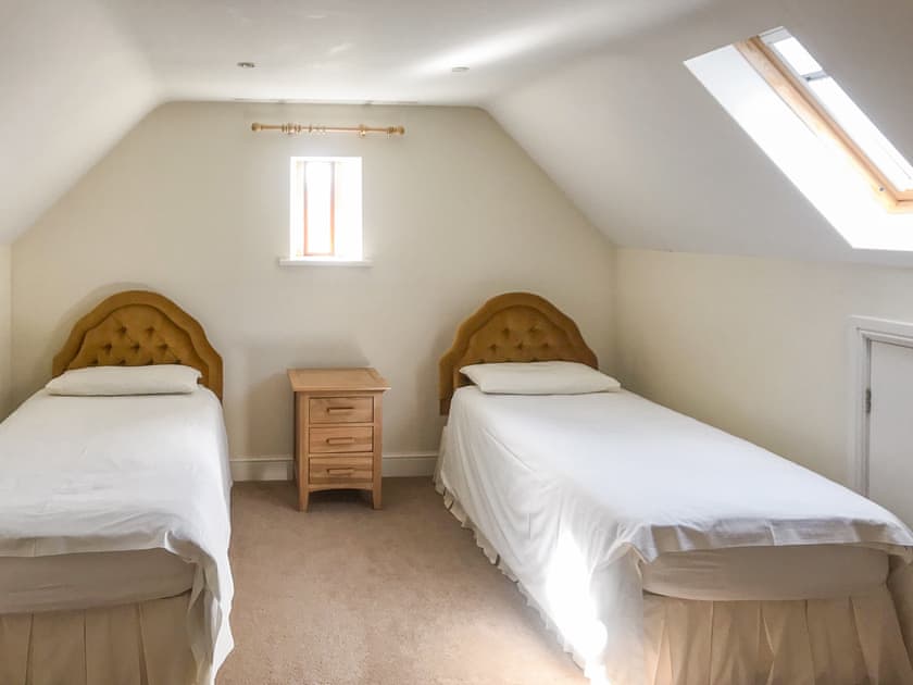 Twin bedroom | The Wagon House, Wellow, near Bath