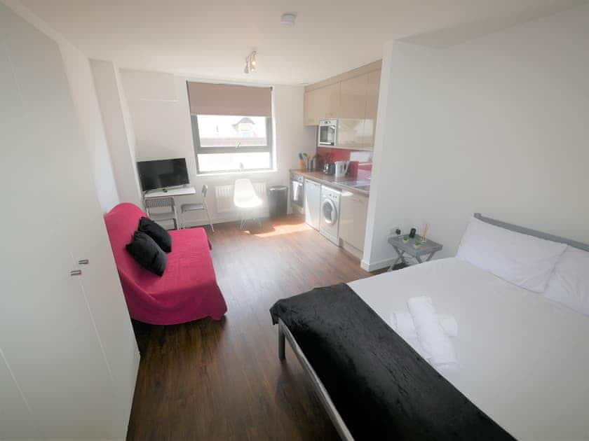 Open plan living space | Flat 14 - Hill House Studios, Bournemouth