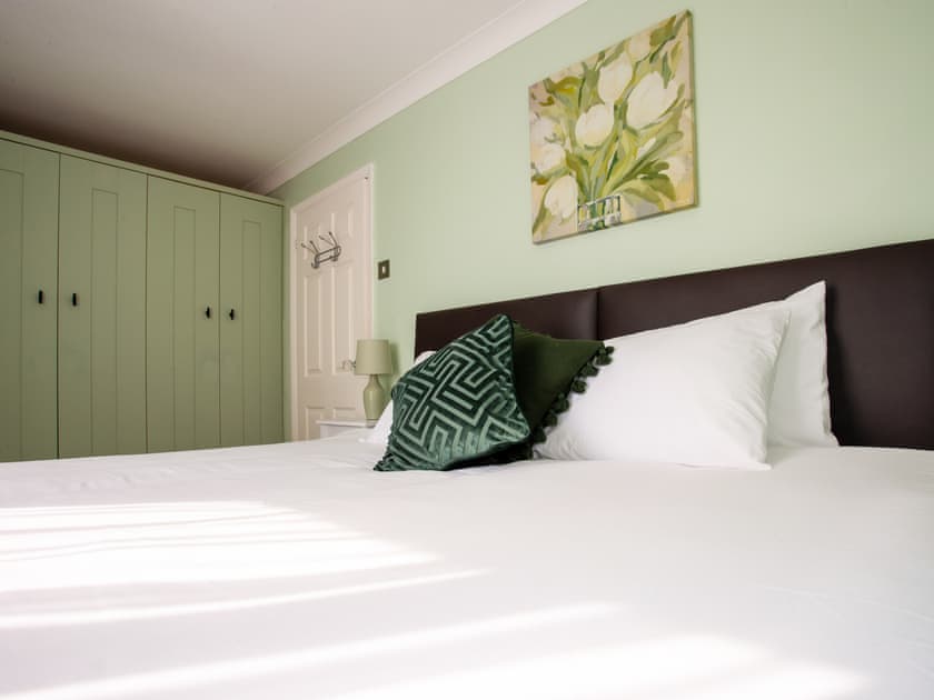 Upstairs Super King | Dreamcatcher, Hayling Island