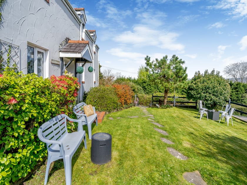 Garden | Ty Gwyn - Cefn Gorwydd Cottages, Gowerton, Gower